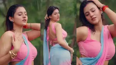 नीली और गुलाबी ऑम्ब्रे साड़ी में अंजलि अरोड़ा का भीगी साड़ी वाला डांस इंटरनेट पर वायरल, कुछ लोग उनके MMS की चर्चा कर रहे&nbsp;हैं