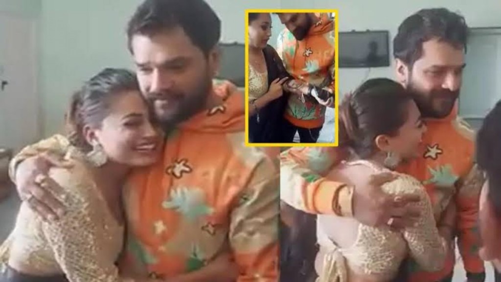 Bhojpuri Star Khesari Lal Yadav Trolled For Flirting With A Female Fan On The Stage, Read To Know&nbsp;More