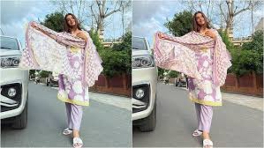 ‘इस दुनिया में कठोर होना आसान है’, अक्षरा सिंह का दुपट्टा दिखाते हुए इंस्टाग्राम पोस्ट इंटरनेट पर&nbsp;वायरल