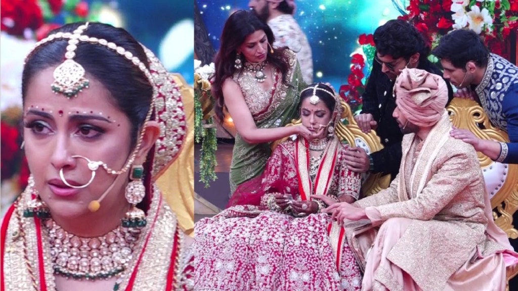 Avika Gor And Sonali Bendre Turned Emotional During Her Vidai With Everyone Present On The Stage Getting&nbsp;Tears